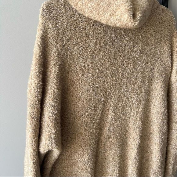 Gap Cozy Boucle Turtleneck Sweater, chunky, XS, tan, 25% merino wool, NWOT - Picture 3 of 12